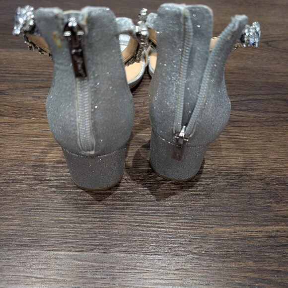 Badgley Mischka Size 7 Silver Heels with Rhinestone Strap and Block Heel - Picture 2 of 3